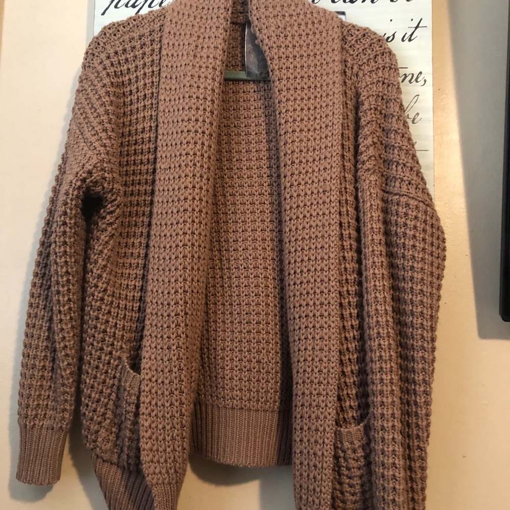 Size Large. Pink Thick comfy cardigan
